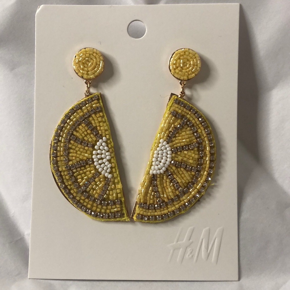 Lemon beaded earrings!